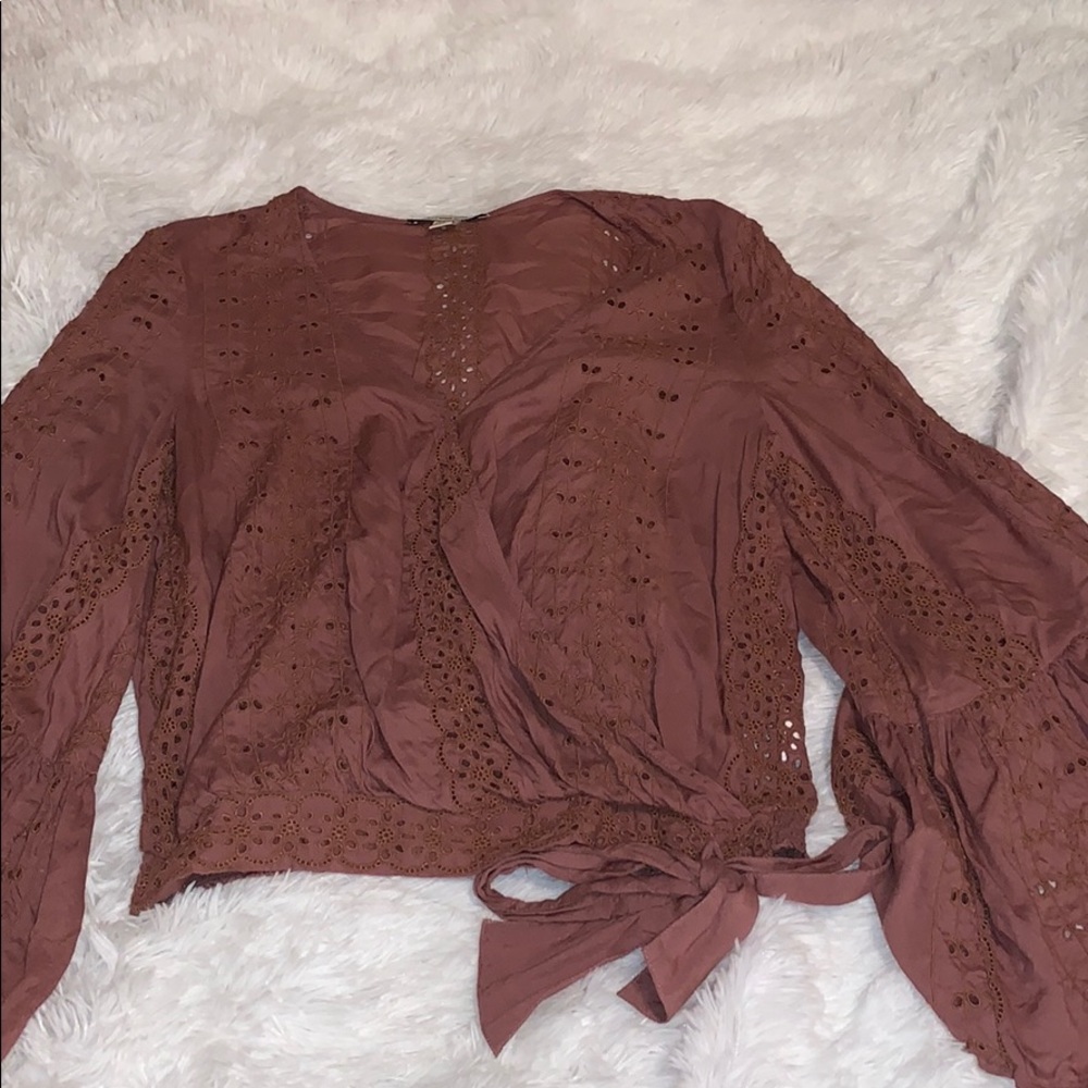 A shirt with very loose ends